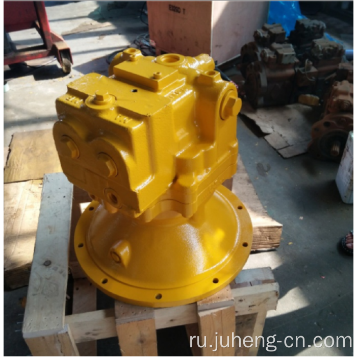 Excavator PC550LC-8 Swing Motor 706-7K-03030